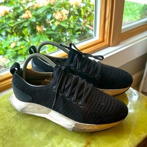 Allbirds 9.92 KG CO2E Tree Flyers Women's Shoes Size 6 Black